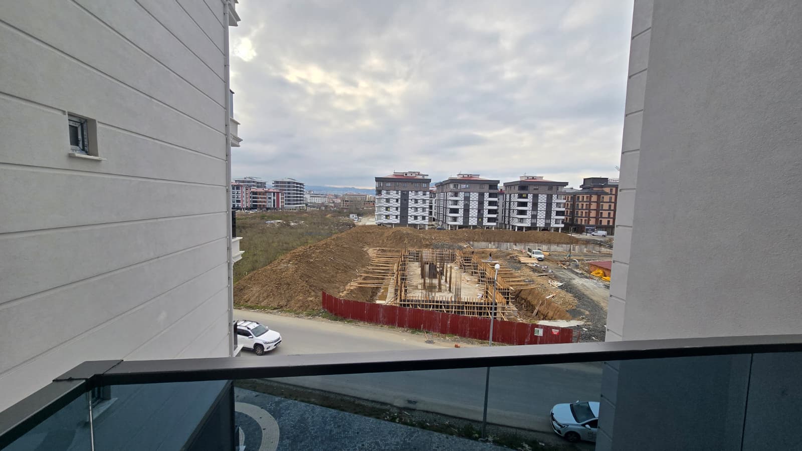 CUMHURİYET MAH.ÜÇÜZLER İNŞ. MARİS APT. -1+1